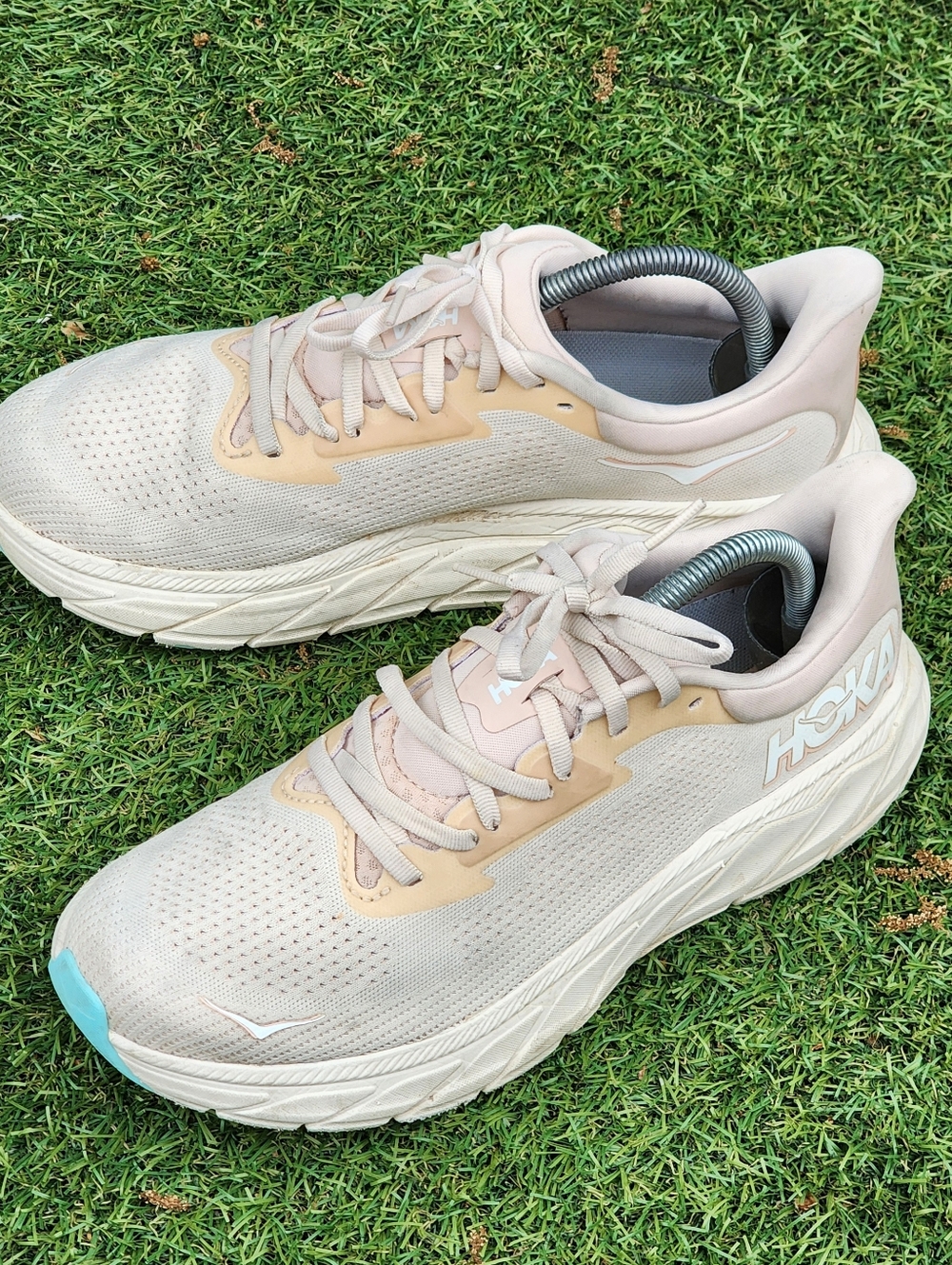 HOKA ARAHI 7 - Womens Athletic Shoes - SIZE 9.5B